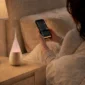 貴族原木 APP 智控鋰電版精油擴香儀床邊手機操作情境